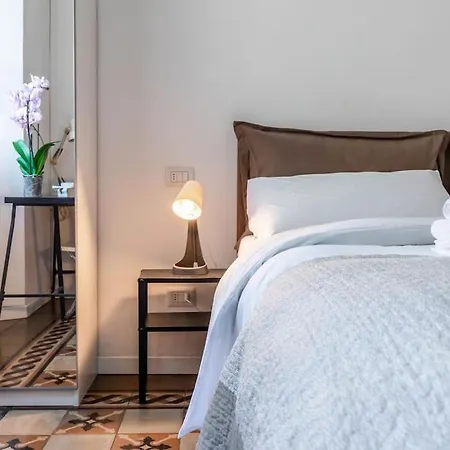 Apartamento Bilocale Zara - Stazione Centrale - Isola Design District *